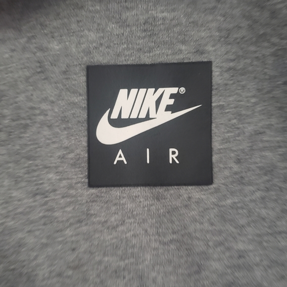 Nike Air kid's sweater. Medium size (4 - 6 yrs) - Picture 3 of 3